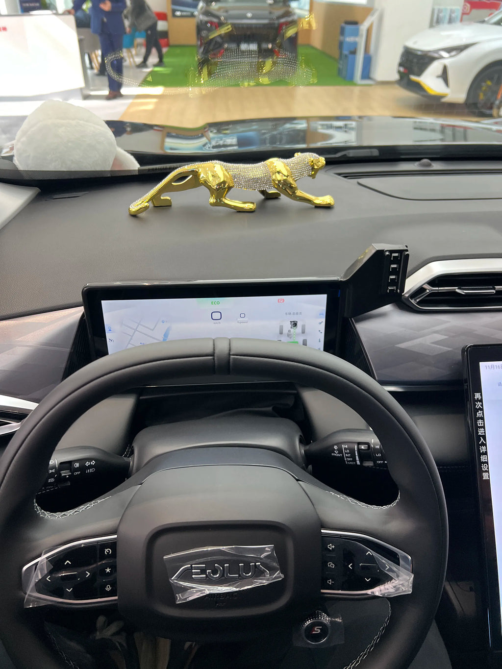 For Dongfeng Motor MAGE GCC 2023 13.2 Inch Screen Car Phone Holder Screen Wireless Charger For Car Auto Interior Accessories
