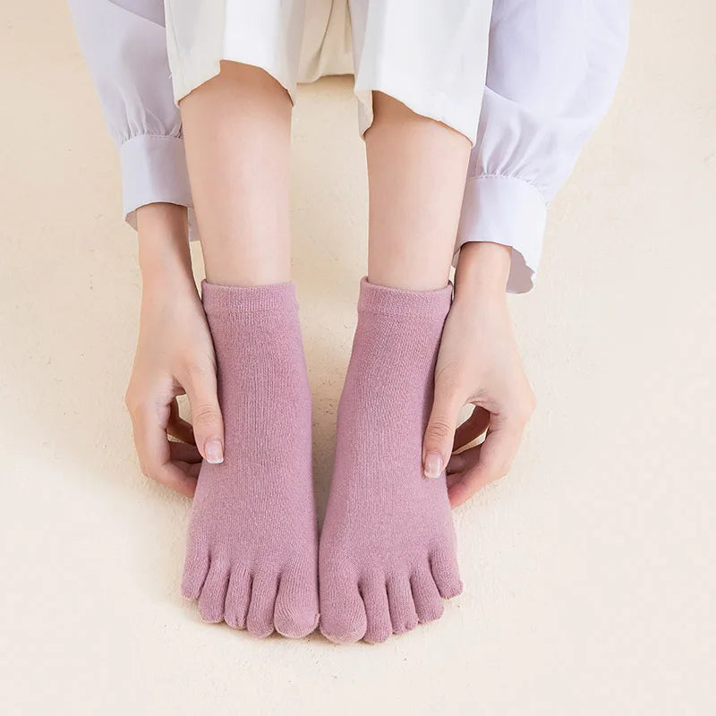Spring Summer Women's Candy Color Ankle Socks Sweat absorption Breathable Cotton Split Toe Socks 5 Toes Short Five Finger Socks