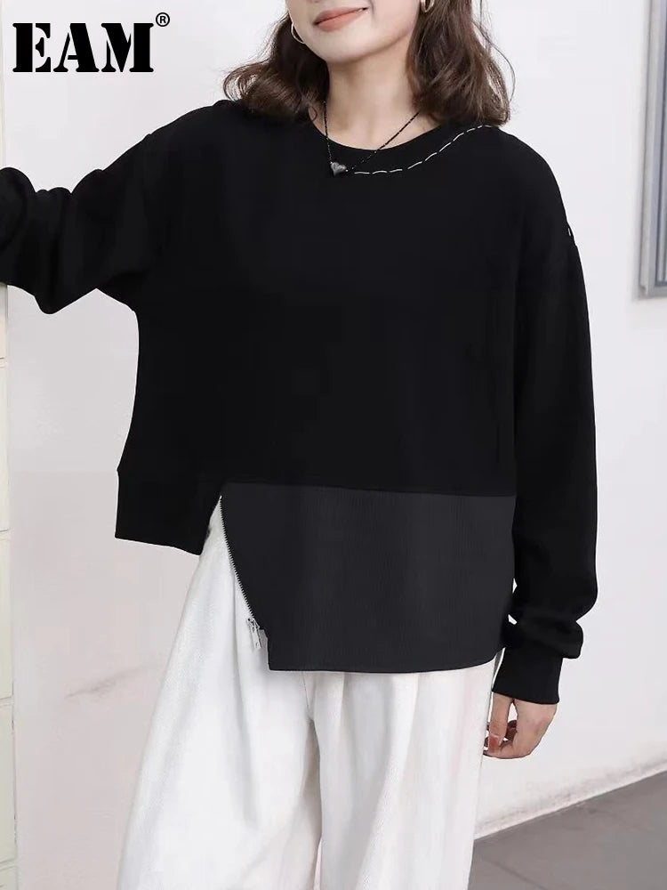[EAM] Black Topstitched Irregular Sweatshirt New Round Neck Long Sleeve Women Big Size Fashion Tide Spring Autumn 2026 1DJ3297