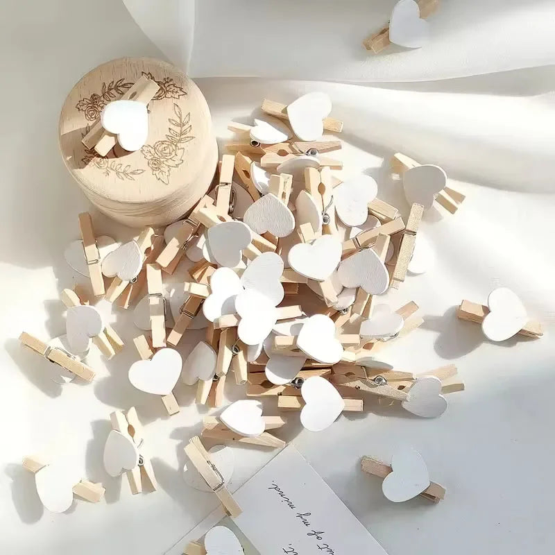 50pcs white Heart Love Wooden Clothes Photo Paper Peg Pin Mini Clothespin Postcard Clips Home Wedding Decoration Stationery