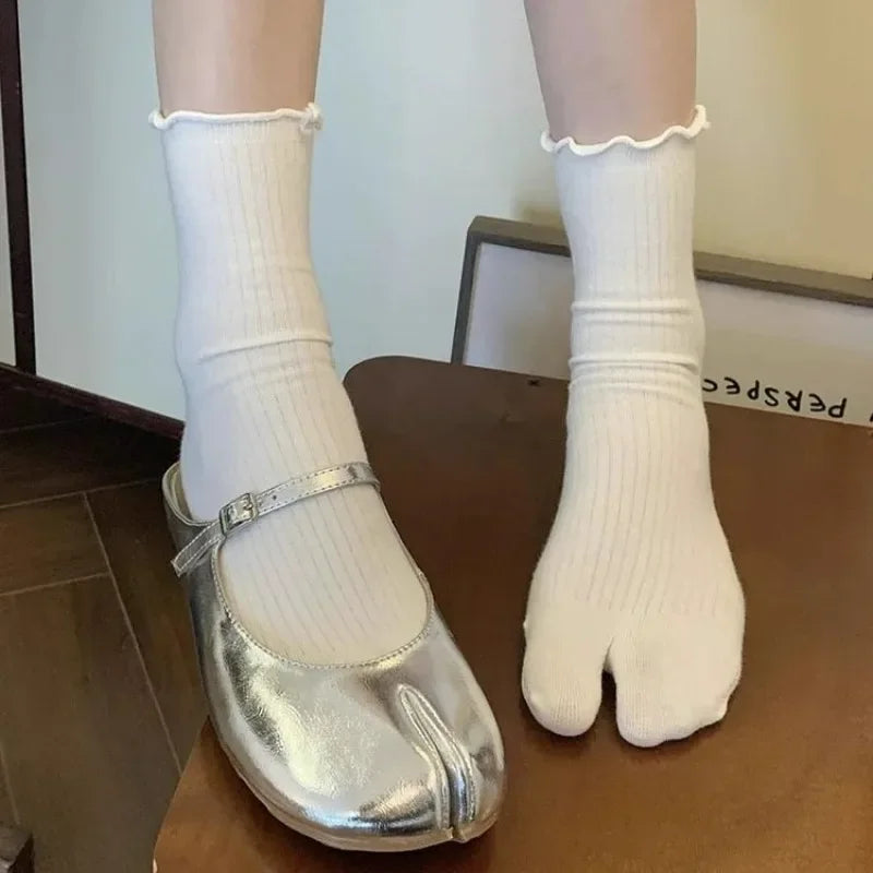 Japanese Ruffled Edge Cotton Split Toe Socks Solid Color Two-Toed Sock Unisex Harajuku Simple Tabi Socks High Elastic Hosiery