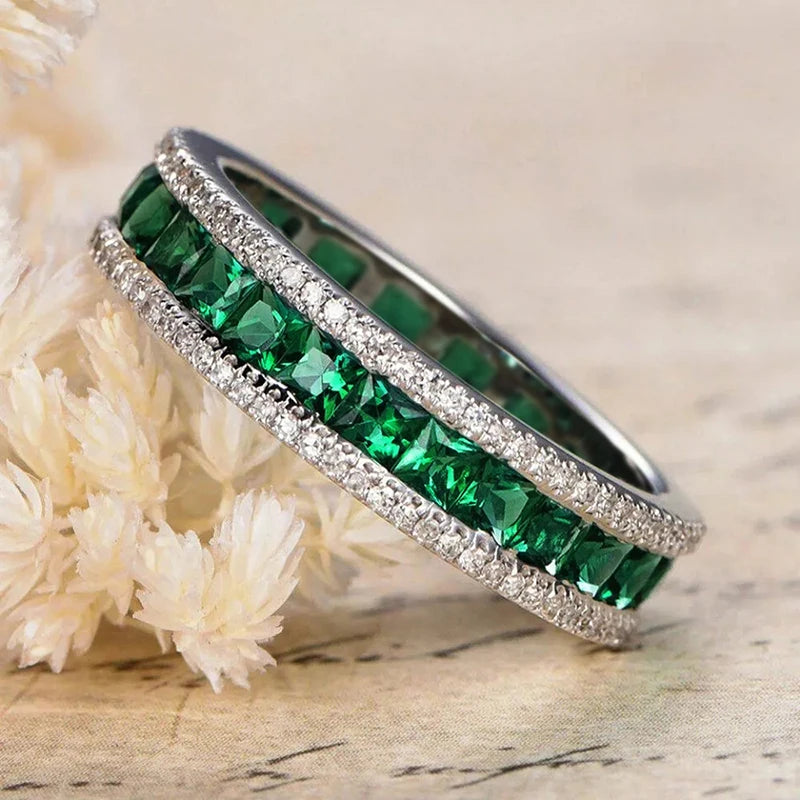 Huitan Princess Cut Green Zirconia Ring for Women New Fashion Finger Jewelry for Engagement Lady Novel Wedding Band Accessories