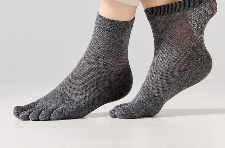 3/5 Pairs Men's Toe Socks Mid-Calf 100% Cotton Mesh Breathable Anti-bacterial Anti-odor Split Toe Socks for Daily & Sports
