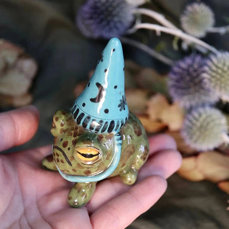Cute Frog Statues for Garden Witch Hat Little Frog Statue  Figurine Outdoor Yard Art Sculpture Hand-Painted Bonsai Ornament