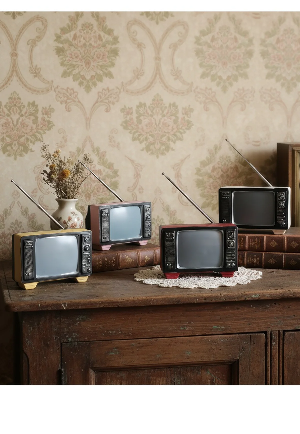 Vintage TV Resin Ornament - Retro Old-Style Design,Multi-Color, Ideal Decor for Desk/Shelf, Nostalgic Home Accent