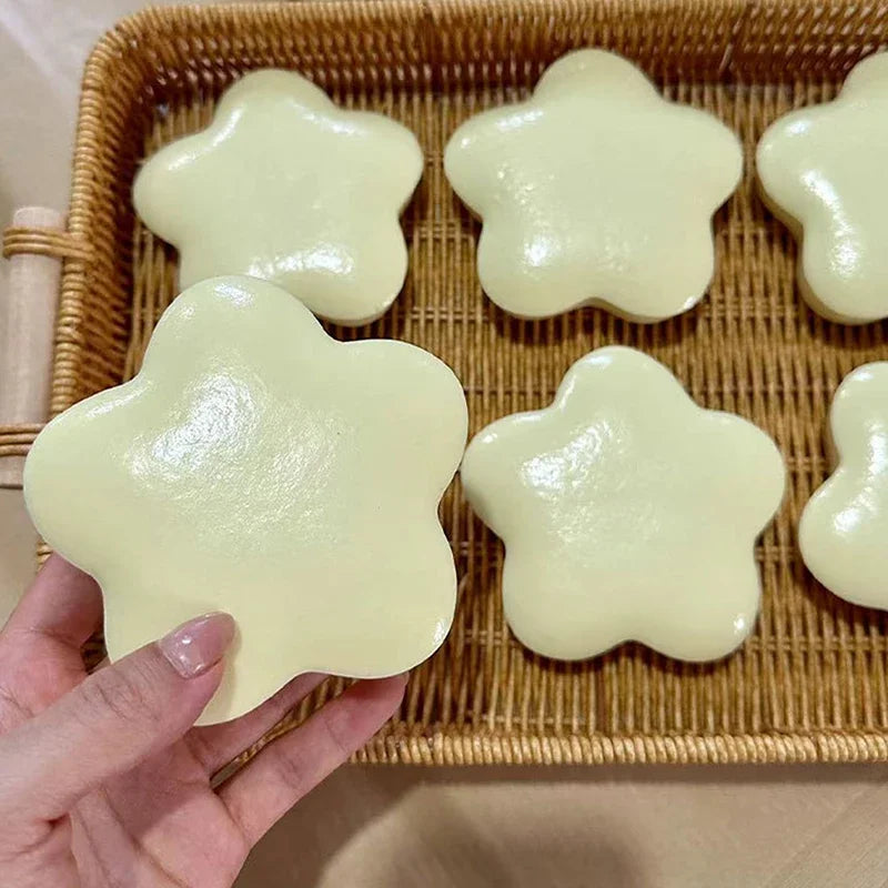 *Kawaii Star Squeeze Toy Cute Flower Slow Rebound Wet Soft Suction Finger Pinch Decompression Squishy Toy Stress Release Toys