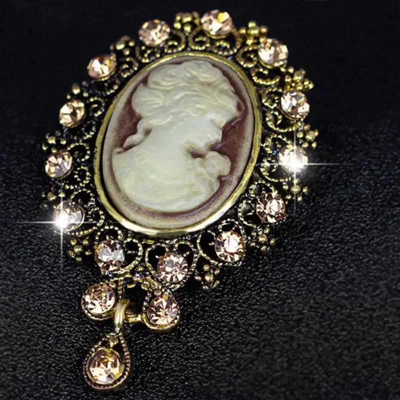 Vintage Cameo Elegant Queen Head Portrait Brooch For Women Antique Wedding Bridal Bouquet Clothing Jewelry