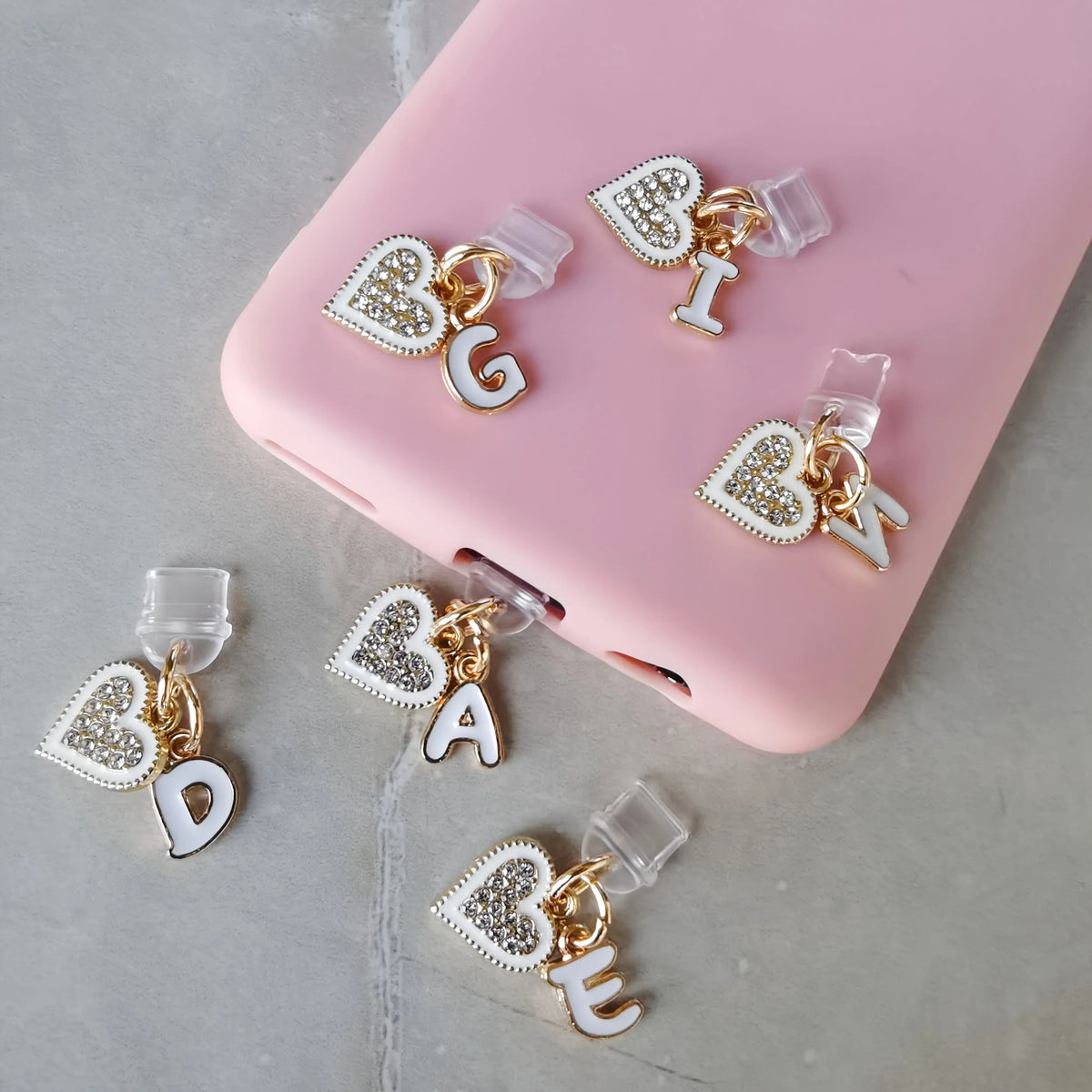 Of Light Luxury Sparkling Diamond Letter Heart-Shaped Phone Dust