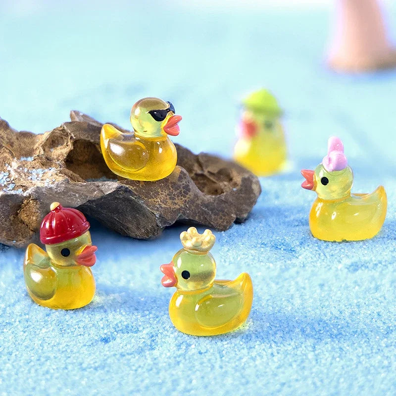 10/20/30PCS Mini Fluorescent Yellow Duck Ornament Miniature Figures Tiny Resin Handicraft Micro Landscape Dollhouse Decoration