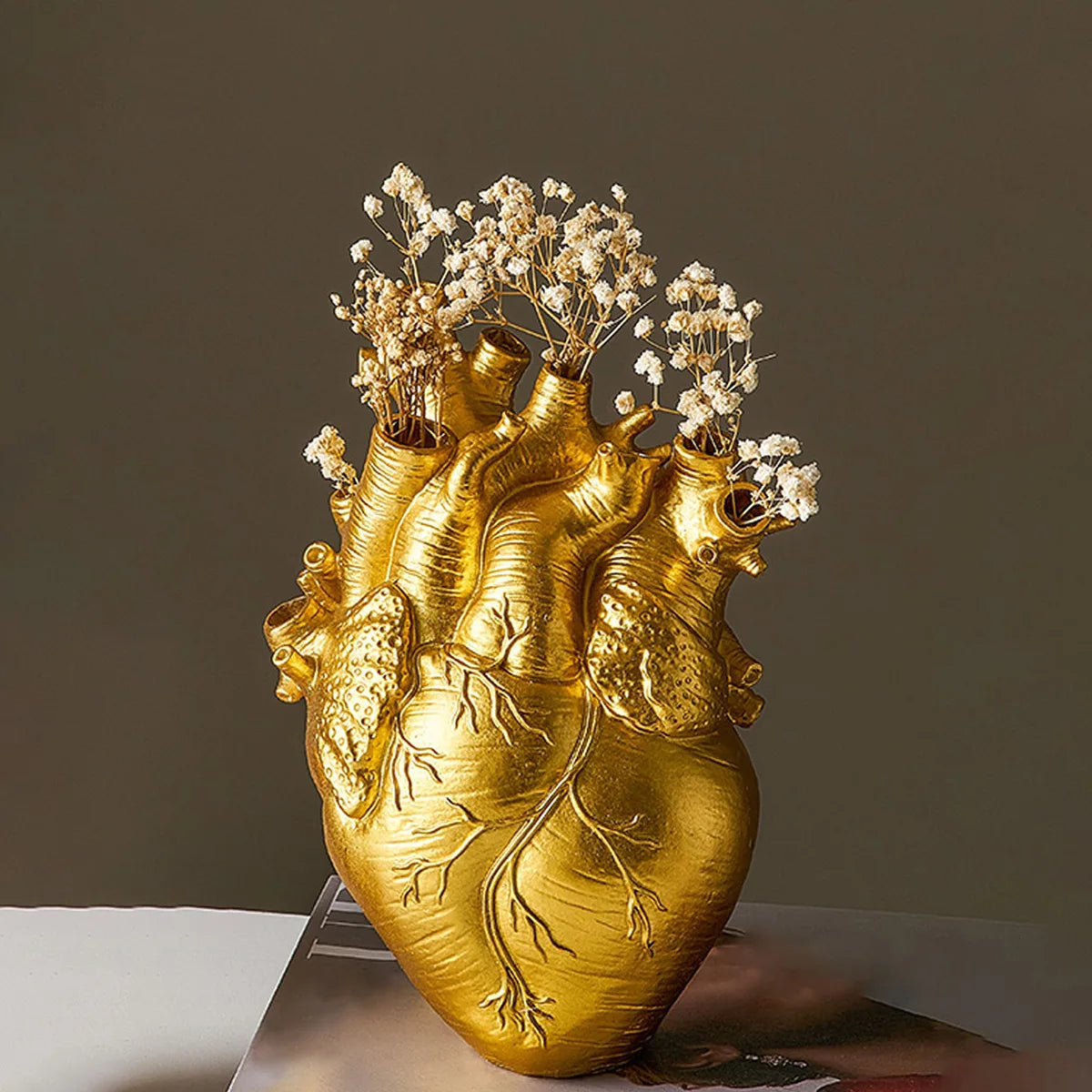 Heart Shaped Flower Vase Realistic 3D Human Heart Design Flower Pot Unique Decor for Home, Office or Garden Creative Medical Ana