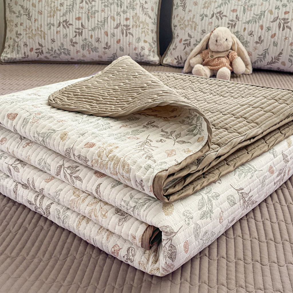 Thickened Quilted Bedspread for Single Double Bed Floral Soft Breathable Summer Quilt Machine Washable Dust-proof Bed Cover Set