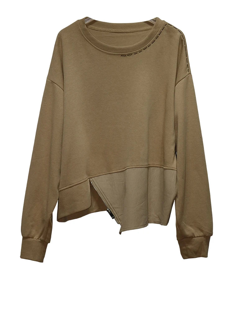 [EAM] Black Topstitched Irregular Sweatshirt New Round Neck Long Sleeve Women Big Size Fashion Tide Spring Autumn 2026 1DJ3297