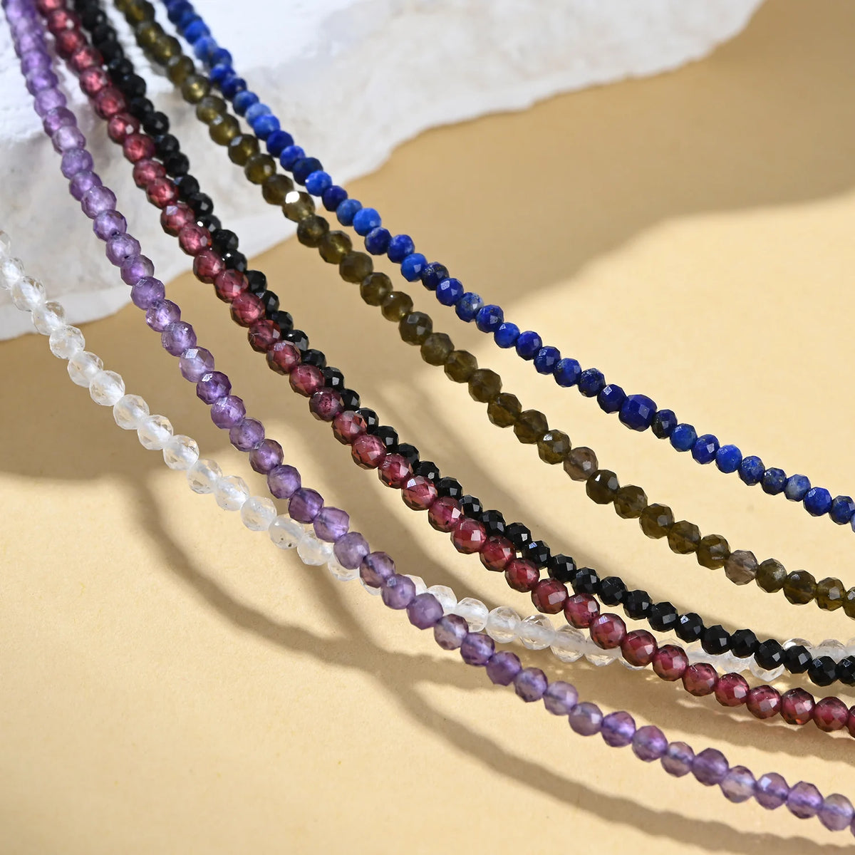 Trendy Cute Shell Cat Pendant Necklace with Natural Stone Beads Fashion Jewelry for Girl Women Charm Gift
