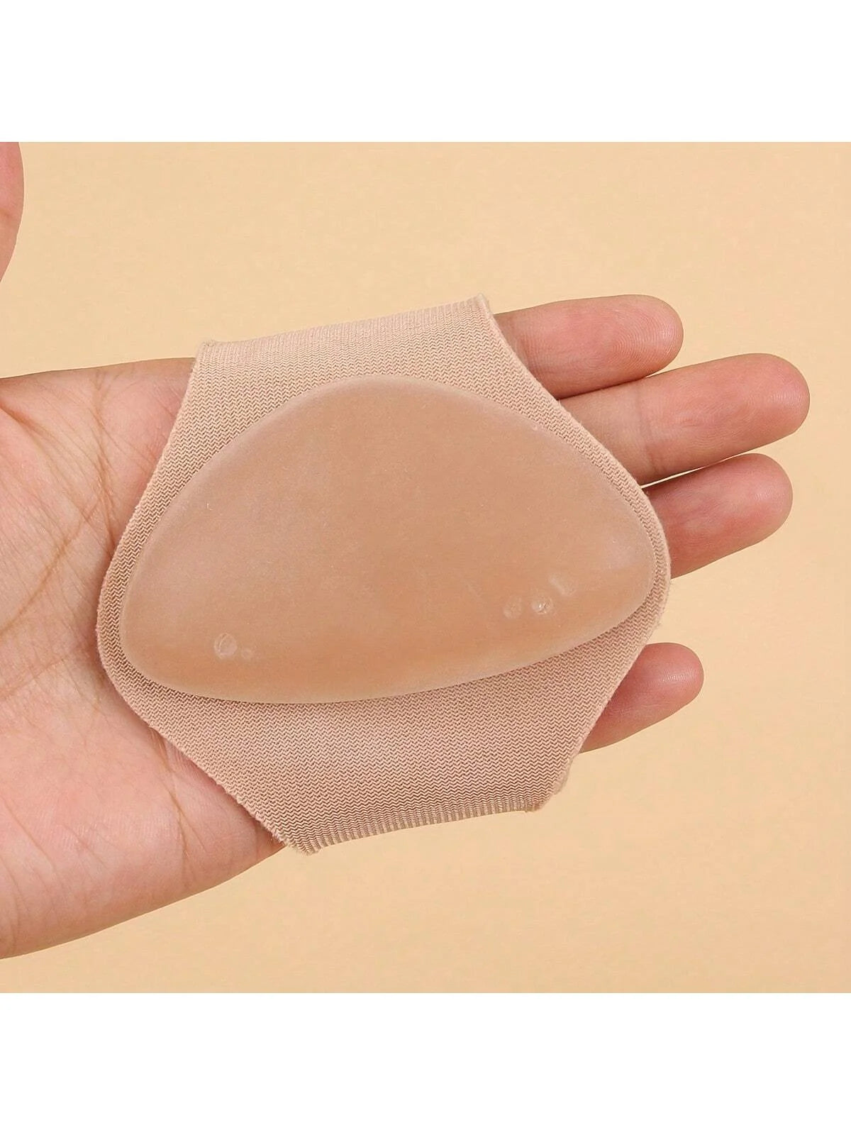 1 pair of men's and women's arch support sports insoles for flat feet to support the ball of the foot and relieve pressure.