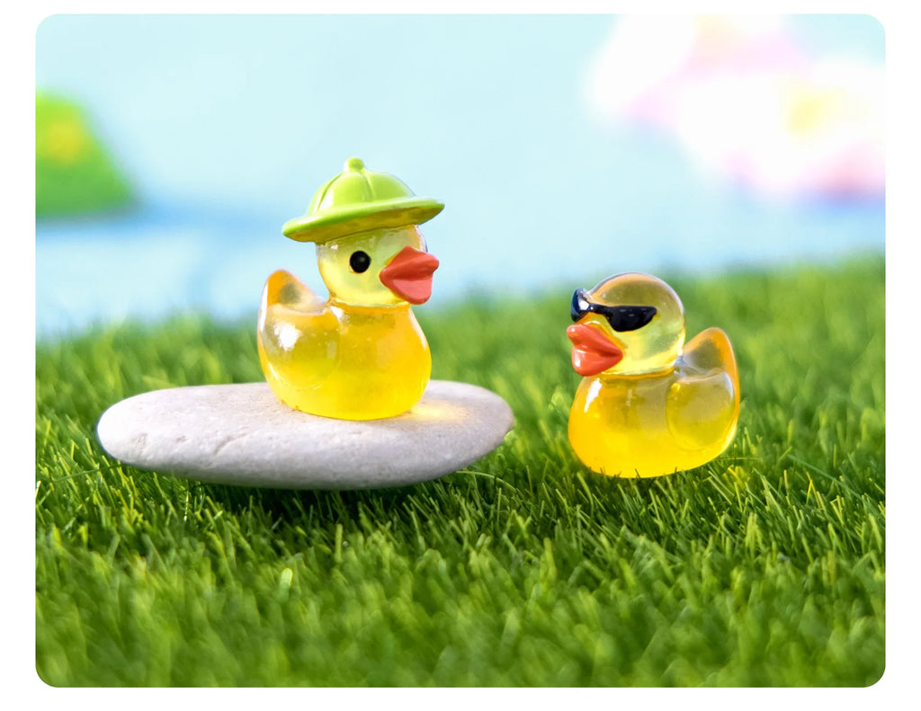 10/20/30PCS Mini Fluorescent Yellow Duck Ornament Miniature Figures Tiny Resin Handicraft Micro Landscape Dollhouse Decoration