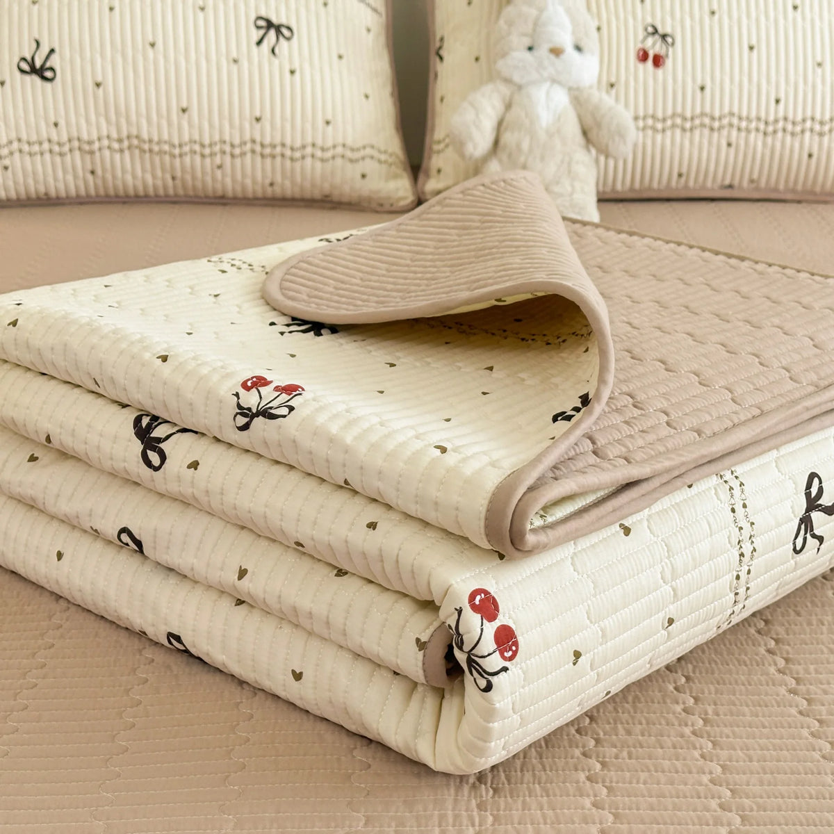 Thickened Quilted Bedspread for Single Double Bed Floral Soft Breathable Summer Quilt Machine Washable Dust-proof Bed Cover Set