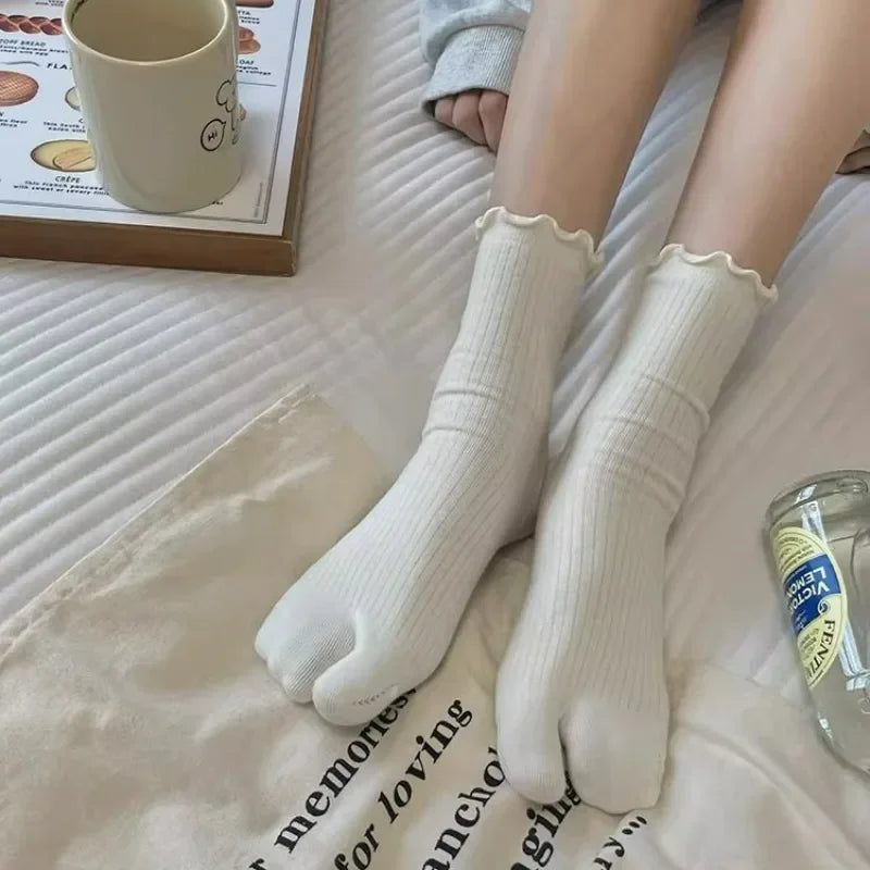 Japanese Ruffled Edge Cotton Split Toe Socks Solid Color Two-Toed Sock Unisex Harajuku Simple Tabi Socks High Elastic Hosiery