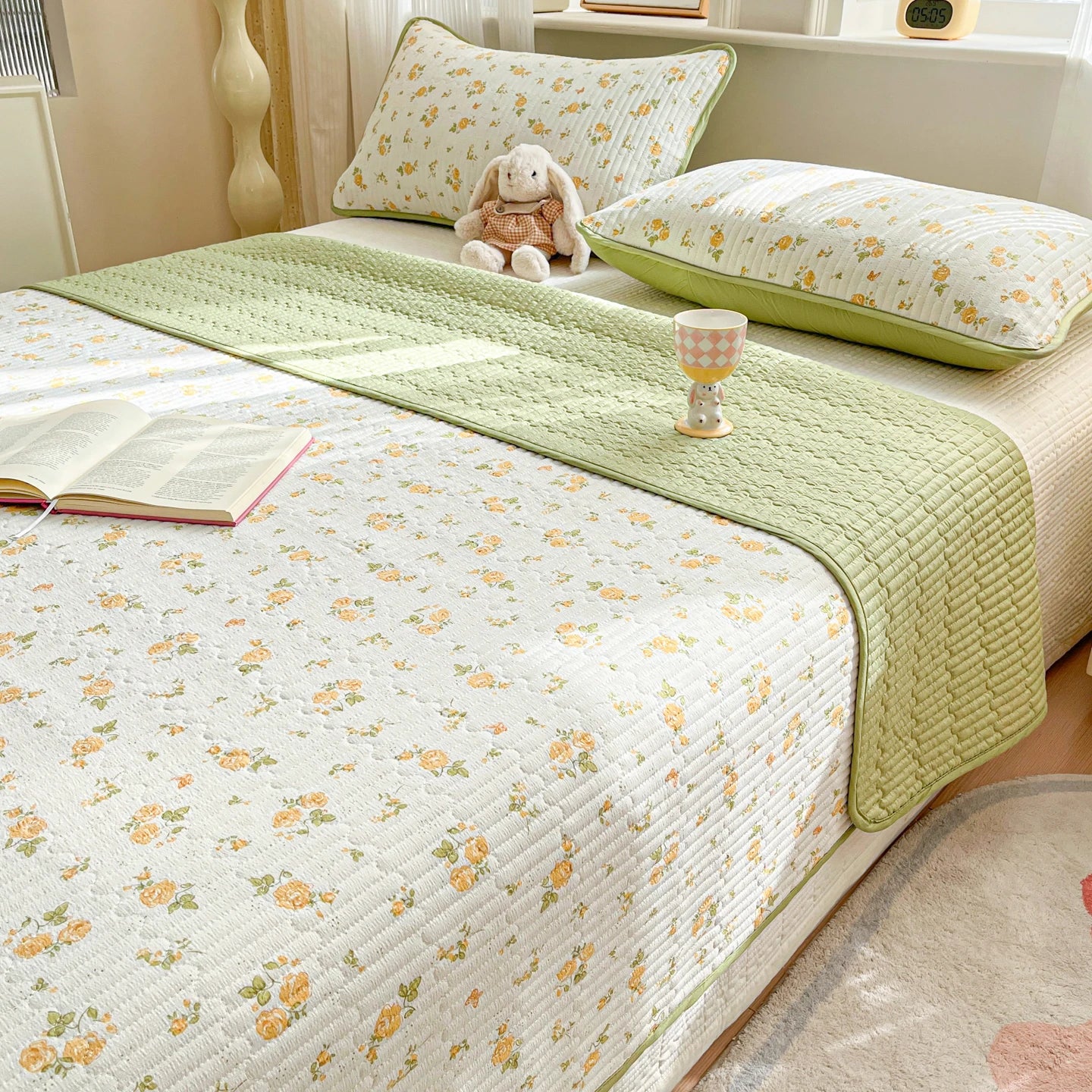 Thickened Quilted Bedspread for Single Double Bed Floral Soft Breathable Summer Quilt Machine Washable Dust-proof Bed Cover Set