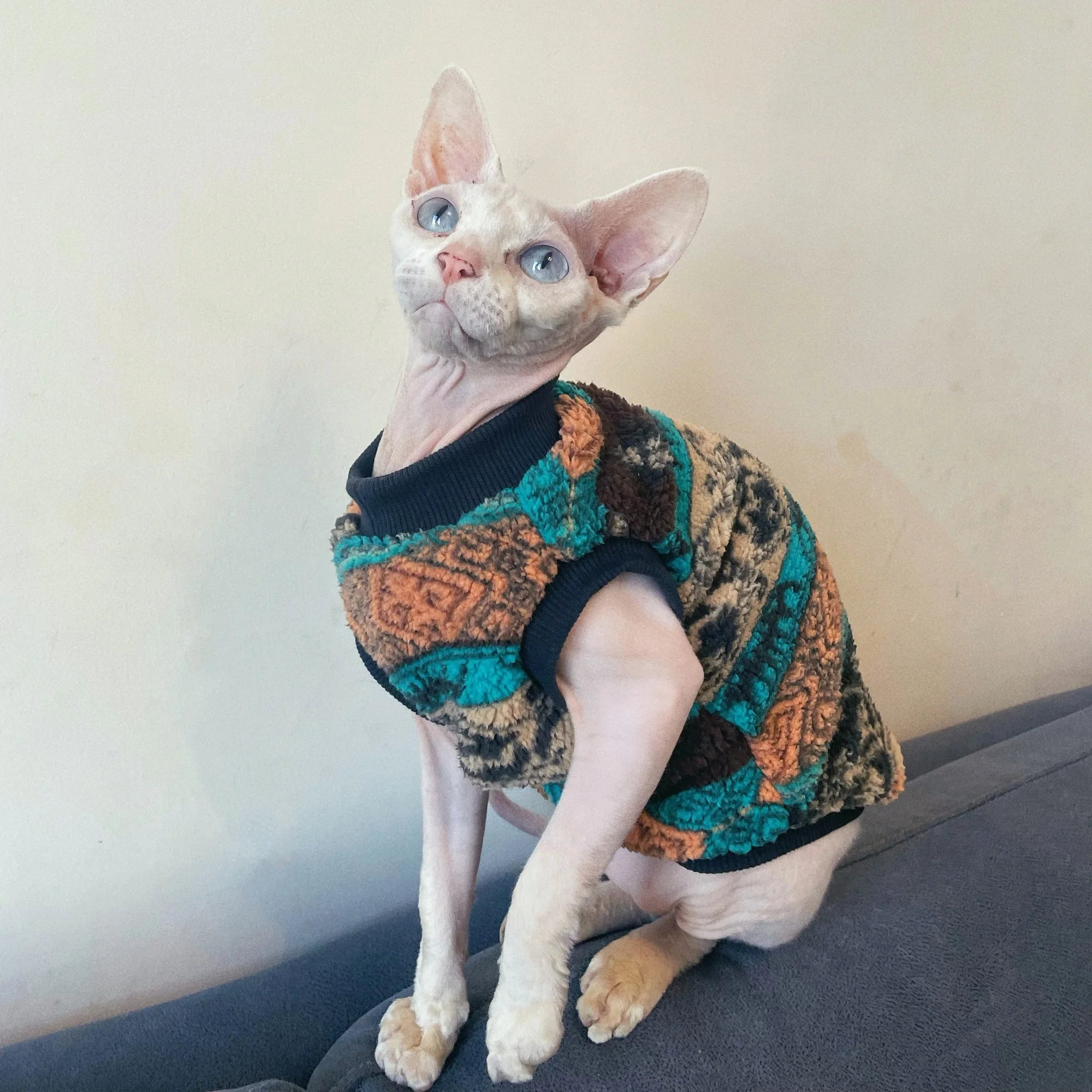 Christmas Sweater for Sphynx Cat Colorful Fleece Sweatshirt for Hairless Cat Winter Soft Short Sleeved Thick Pajamas for Kittens