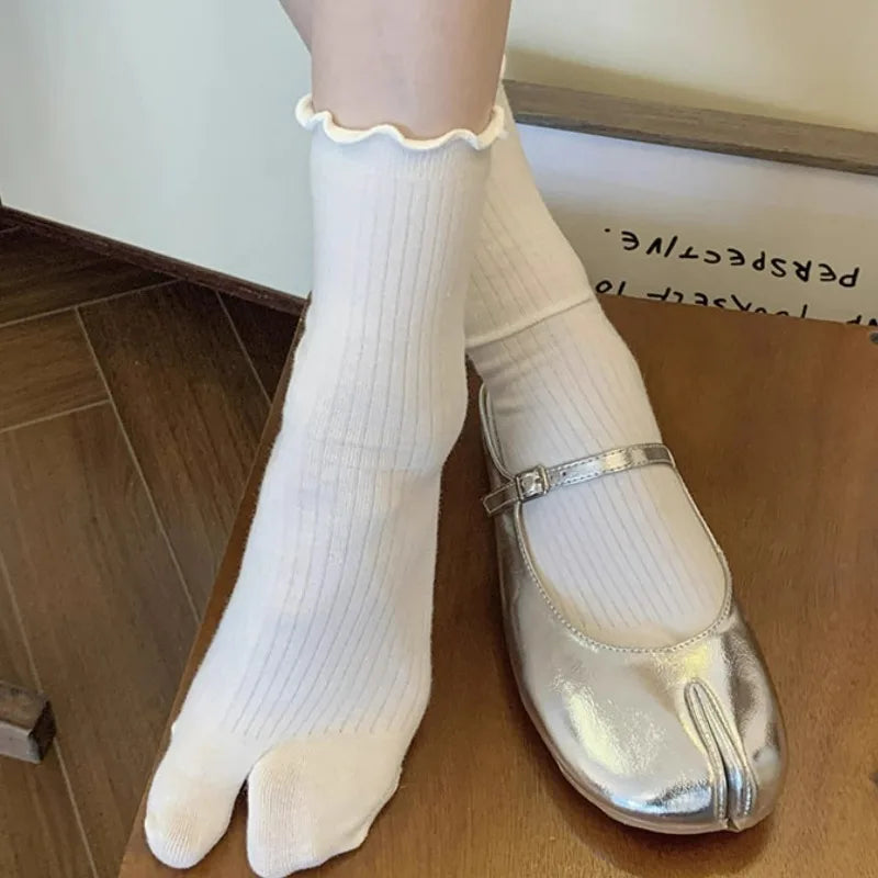 Japanese Ruffled Edge Cotton Split Toe Socks Solid Color Two-Toed Sock Unisex Harajuku Simple Tabi Socks High Elastic Hosiery