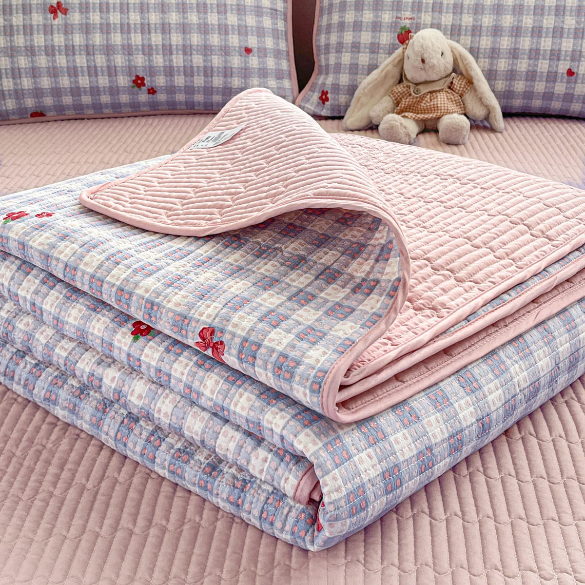 Thickened Quilted Bedspread for Single Double Bed Floral Soft Breathable Summer Quilt Machine Washable Dust-proof Bed Cover Set
