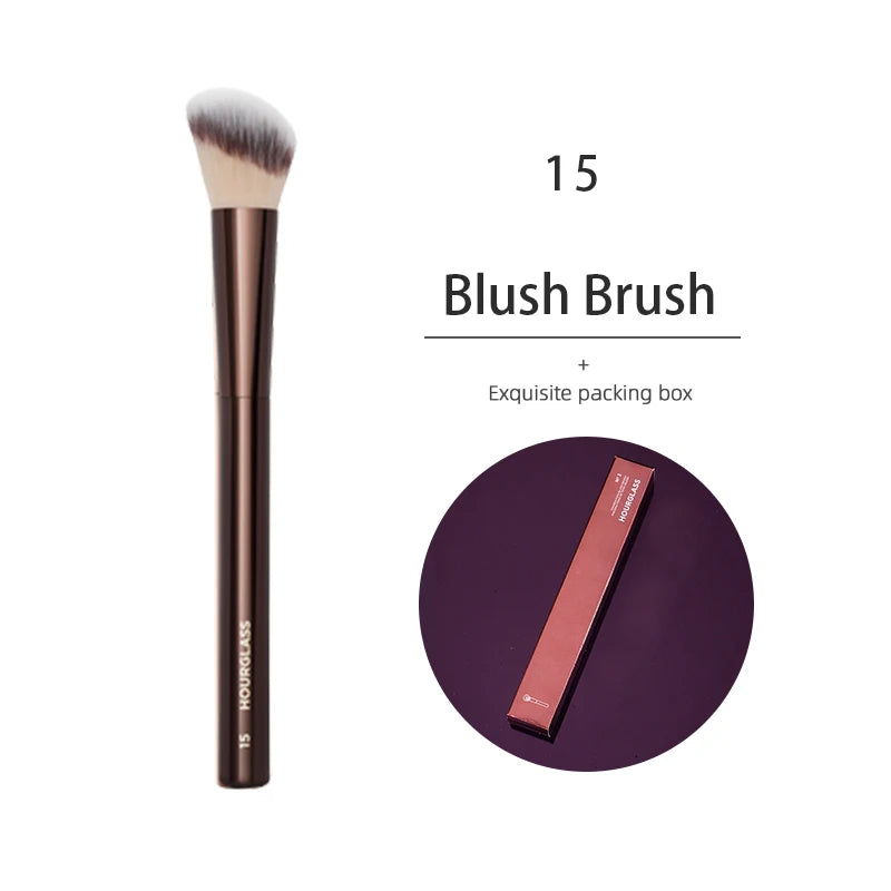 Hourglass No. 15 Liquid Blush Brush