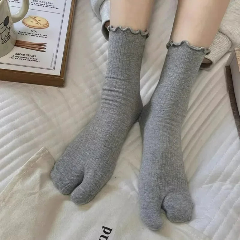 Japanese Ruffled Edge Cotton Split Toe Socks Solid Color Two-Toed Sock Unisex Harajuku Simple Tabi Socks High Elastic Hosiery