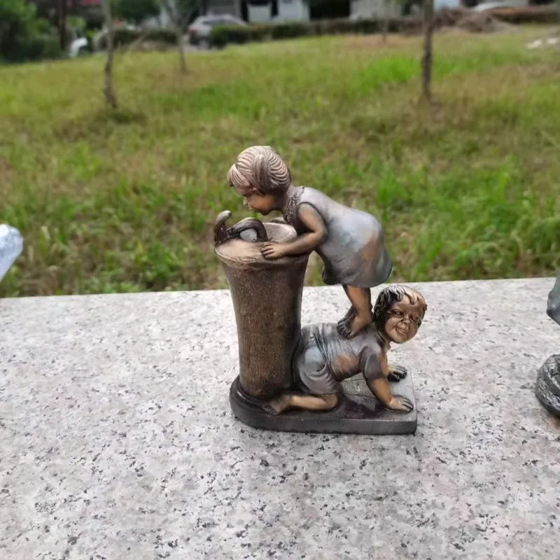 Creative Boy And Girl Water Play Ornaments Sculptures Retro Garden Gardening Crafts Home Decor New Products Outdoor Decoration