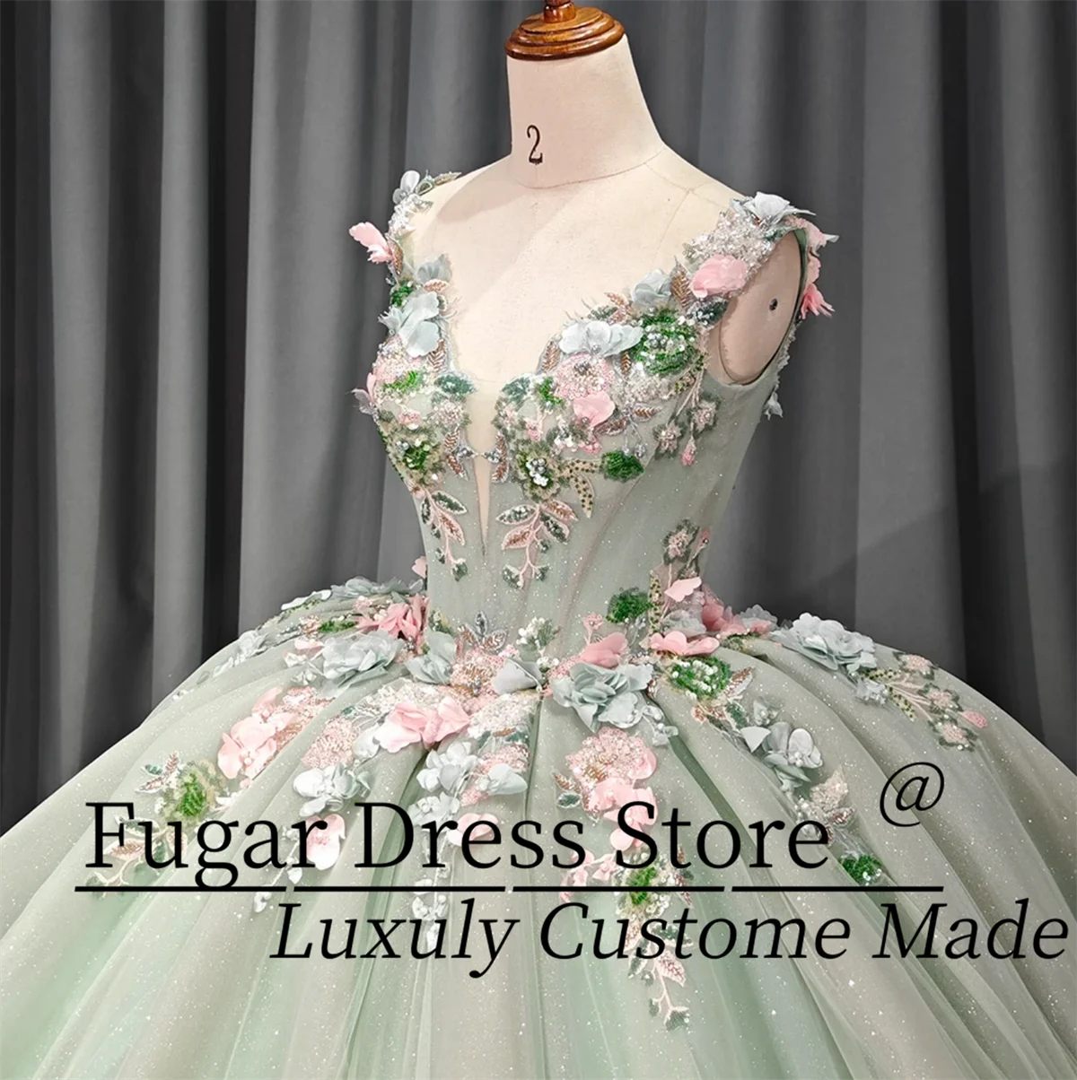 Customized Green Quinceanera Dresse 3D Flowers Sparkling Bead decorations Lace up the back Ball Gowns vestidos de 15 quinceañera