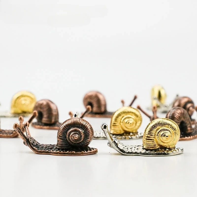 Mini Creative Alloy Snail Small Ornaments Home Decoration Bonsai With Incense Handicrafts Figurines Miniatures Decoration Crafts