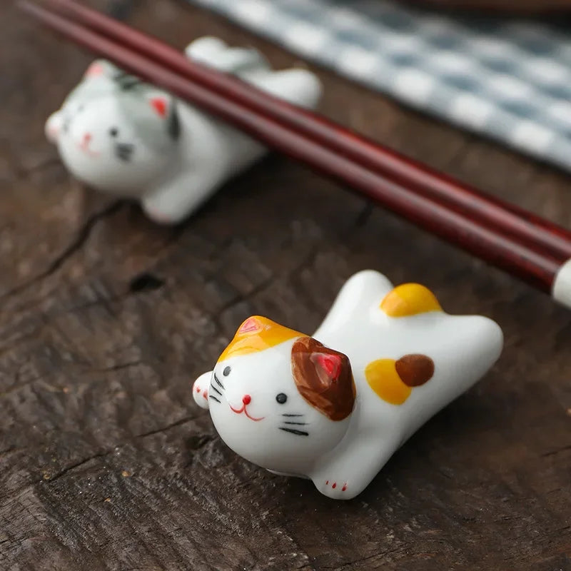 Cute Cat Ceramic Chopsticks Holder Stand Fine Design Chopstick Rack Pillow Care Rest Japanese Style Kitchen Tableware Tools New