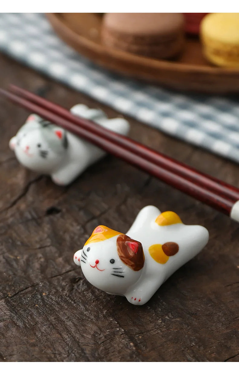 Cute Cat Ceramic Chopsticks Holder Stand Fine Design Chopstick Rack Pillow Care Rest Japanese Style Kitchen Tableware Tools New