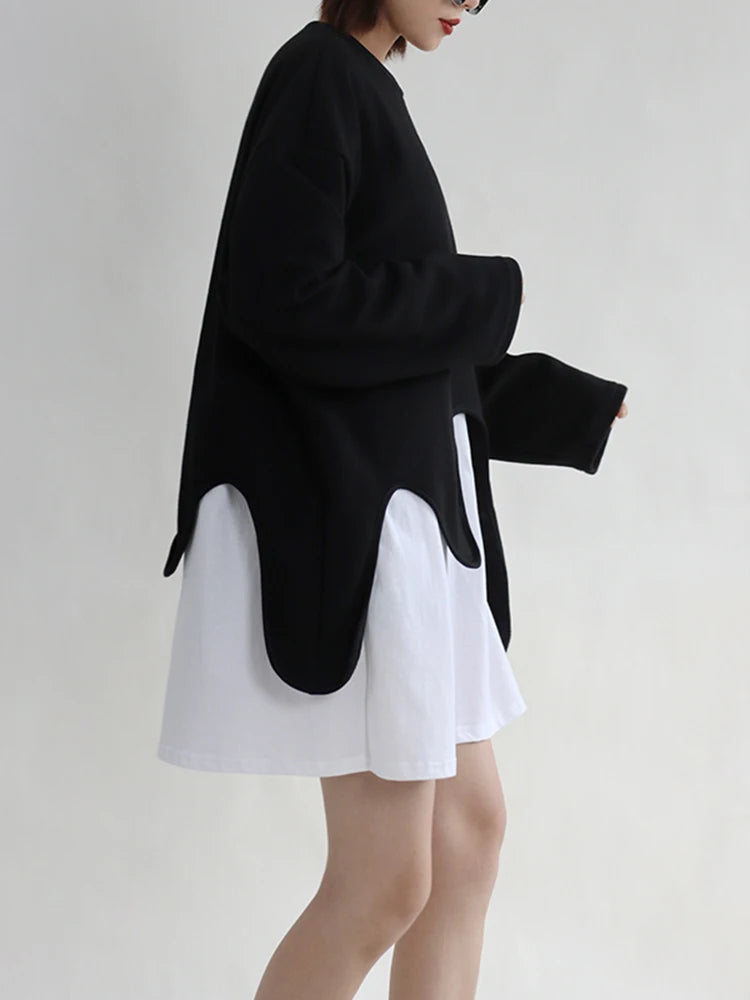 [EAM] Loose Fit black irregular Sweatshirt New Round Neck Long Sleeve Women Big Size Fashion Tide Spring Autumn 2026 1DF0420