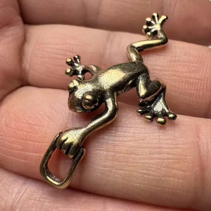 Vintage Brass Frog Statue Frog Decor Charming Contemplative Pose Desktop Ornament Tea Pet Figurine Home Office Decor