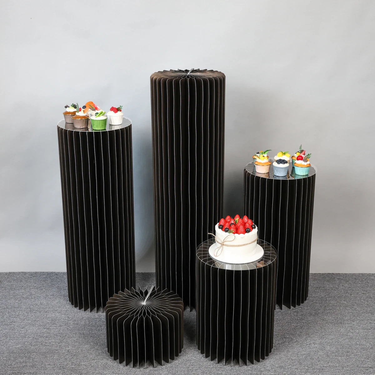 Centerpieces Cardboard Vases Foldable Cardboard Display Columns Stand for Wedding Birthday Party Backdrop Cupcake Decorations