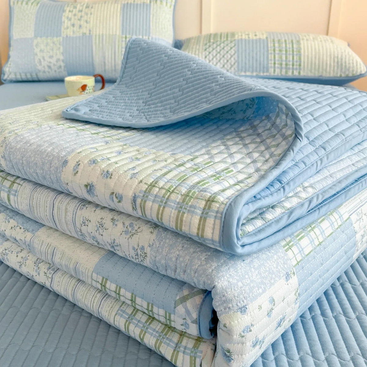 Thickened Quilted Bedspread for Single Double Bed Floral Soft Breathable Summer Quilt Machine Washable Dust-proof Bed Cover Set