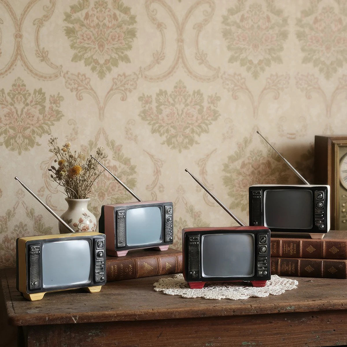 Vintage TV Resin Ornament - Retro Old-Style Design,Multi-Color, Ideal Decor for Desk/Shelf, Nostalgic Home Accent