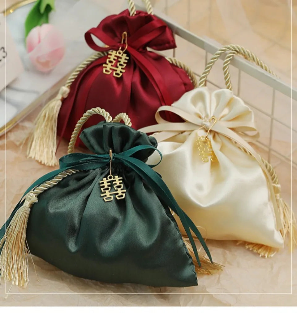 10/30/50 Pcs Luxury Packing Drawstring Velvet Pouch Sachet Gift Bag For Wedding Candy Boxes With Pearl String Decor Favors Bags