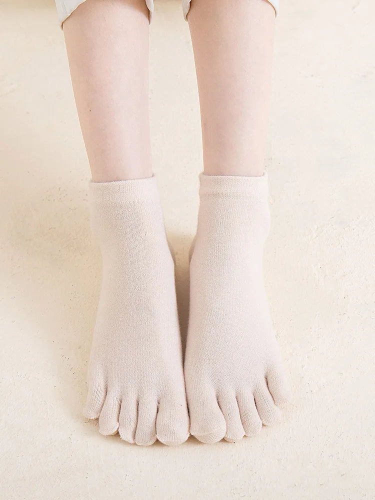 Spring Summer Women's Candy Color Ankle Socks Sweat absorption Breathable Cotton Split Toe Socks 5 Toes Short Five Finger Socks