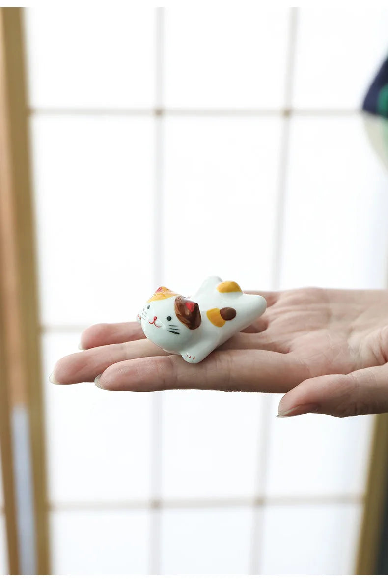 Cute Cat Ceramic Chopsticks Holder Stand Fine Design Chopstick Rack Pillow Care Rest Japanese Style Kitchen Tableware Tools New