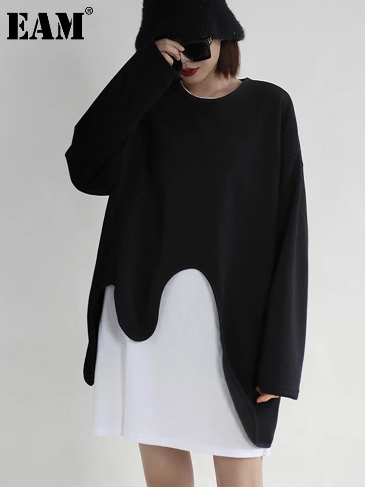 [EAM] Loose Fit black irregular Sweatshirt New Round Neck Long Sleeve Women Big Size Fashion Tide Spring Autumn 2026 1DF0420