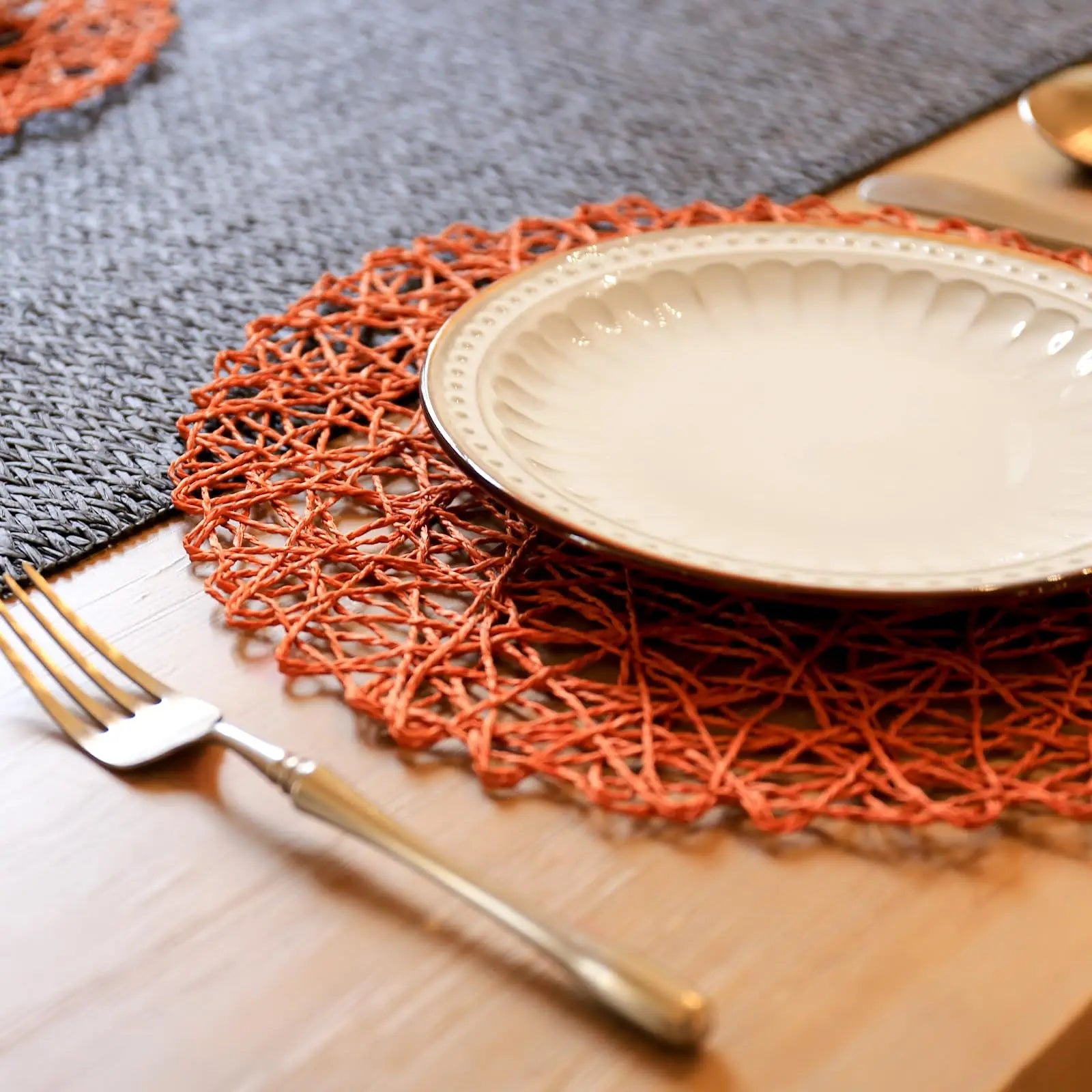 15'' Paper Braided Round Placemats Natural Non-Slip Heat Resistant Table Mats for Dining Tables Woven Indoor & Outdoor Placemats