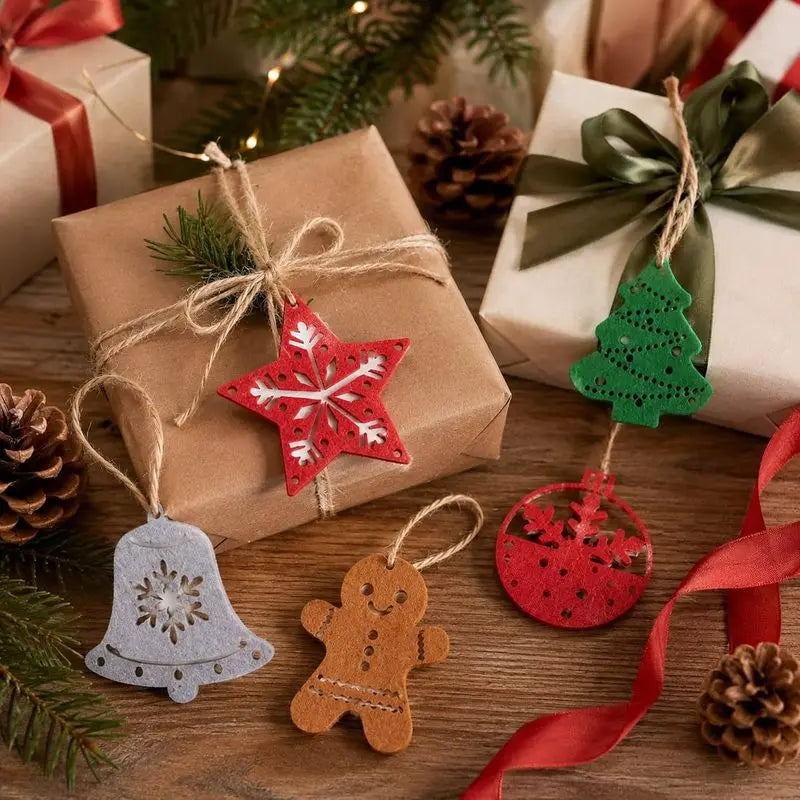 10pcs/pack Christmas Felt Garland Banner Xmas Tree Star Bell Gingerbread Man Hanging String Home Party Fireplace Mantel Pendant