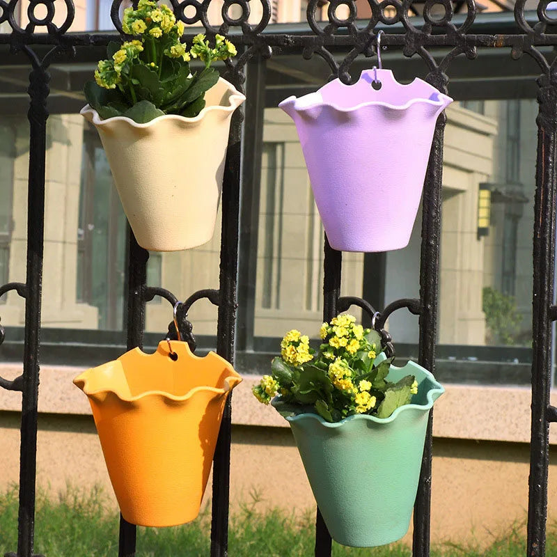 Flower Pot Wall-mounted Plastic Wall Hanging Container Basket Flowerpot for Outdoor Garden Balcony Planter Bucket Home Decor