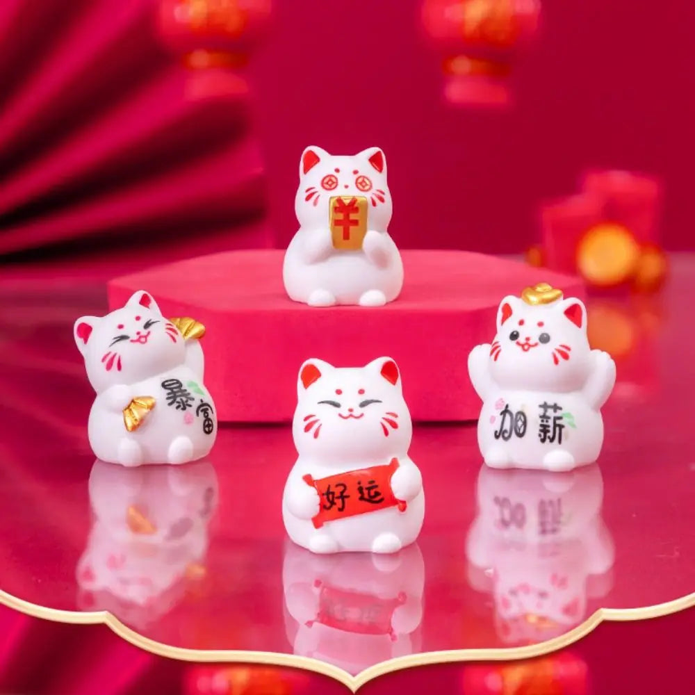 Modern Lucky Cat Figurine Crafts Ornaments Lovely Mini Cat Car Ornaments Cute Fortune Cat Figurines Gift