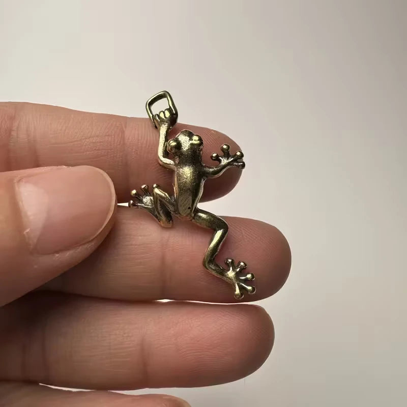Vintage Brass Frog Statue Frog Decor Charming Contemplative Pose Desktop Ornament Tea Pet Figurine Home Office Decor