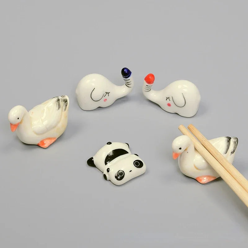 Cute Cat Ceramic Chopsticks Holder Stand Fine Design Chopstick Rack Pillow Care Rest Japanese Style Kitchen Tableware Tools New