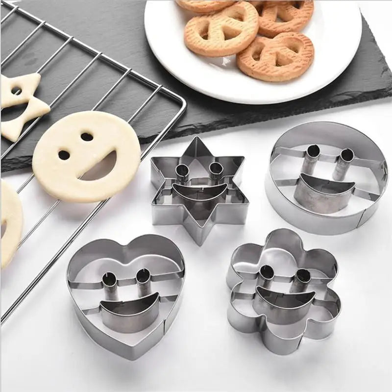 4pcs/Set Smiley Cookie Cutter Biscuit Mold Stainles Steel Fondant Cake Mold Sugar Cookie Pastry Baking Tool Kitchen Accessories