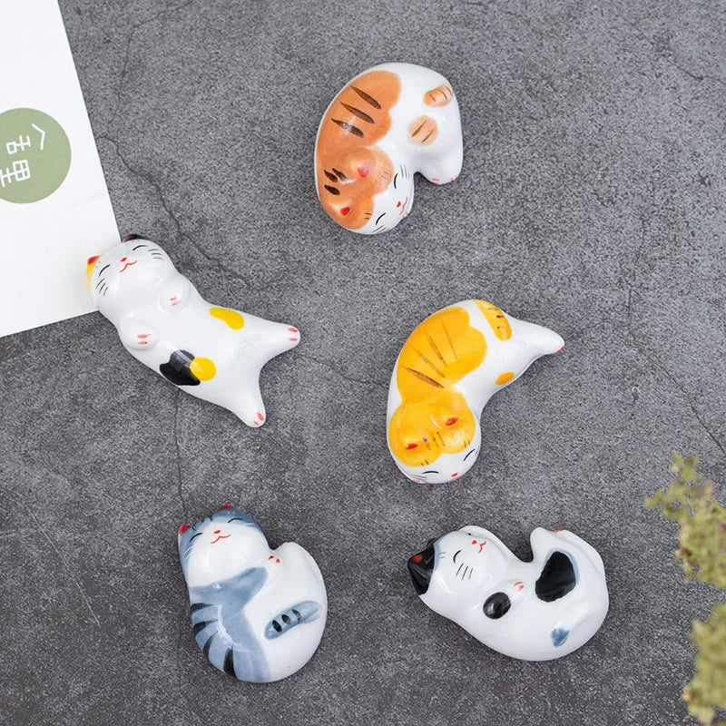 Cute Cat Ceramic Chopsticks Holder Stand Fine Design Chopstick Rack Pillow Care Rest Japanese Style Kitchen Tableware Tools New
