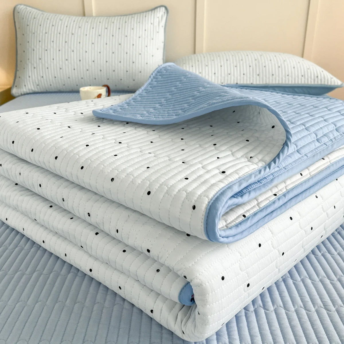 Thickened Quilted Bedspread for Single Double Bed Floral Soft Breathable Summer Quilt Machine Washable Dust-proof Bed Cover Set